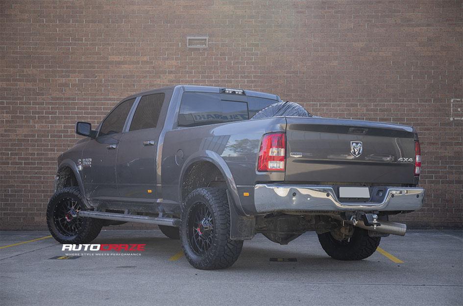 DODGE-RAM-SNARE-GLOSS-BLACK-GRAY-TINT